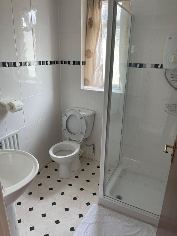 Glen Stuart Hotel room 3